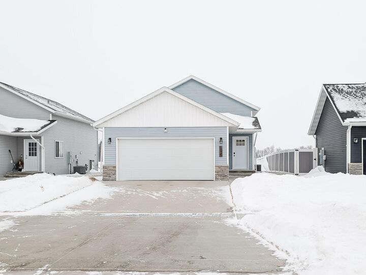 Property Photo: 6028 78 Avenue S ND 58047