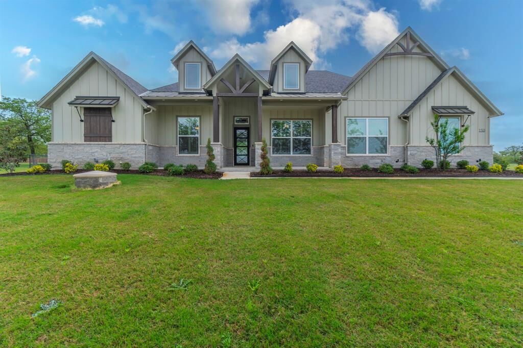 Property Photo: 150 Las Brisas Drive TX 76234