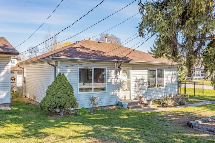 Photo de la propriété:  3156 Woodsdale Road  BC V4V 1X8 