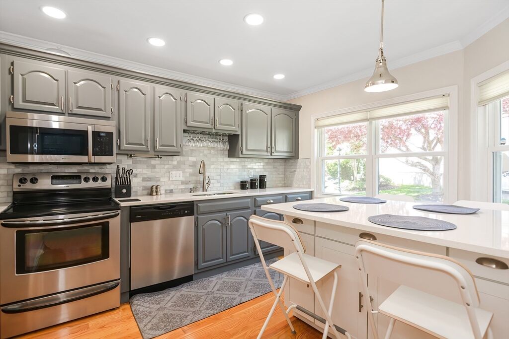 Property Photo:  109 Salem St 205  MA 02151 