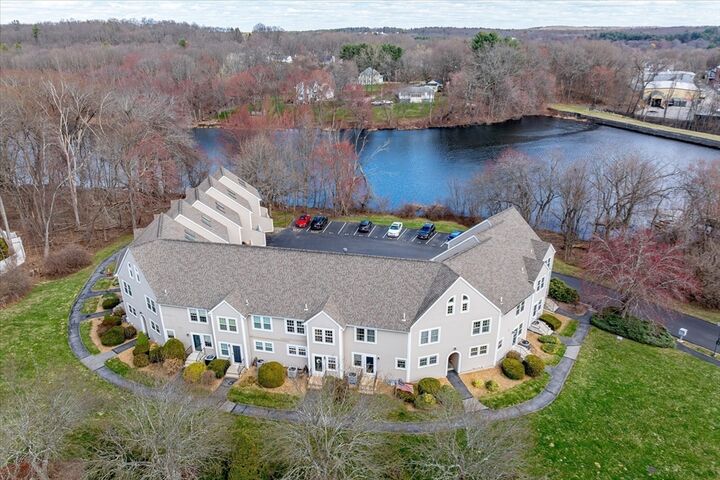 Property Photo:  6 Hovey Pond Dr 6  MA 01536 