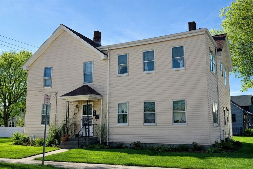 Property Photo:  51 Farwell Street  MA 02453 