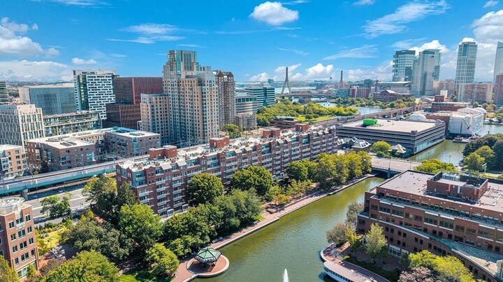 Property Photo:  4 Canal Park Ph8  MA 02141 