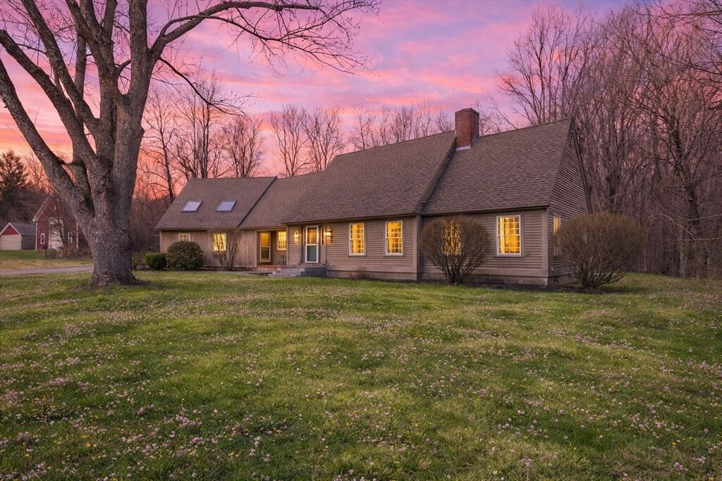 Property Photo:  40 Pelham Dr  MA 01420 
