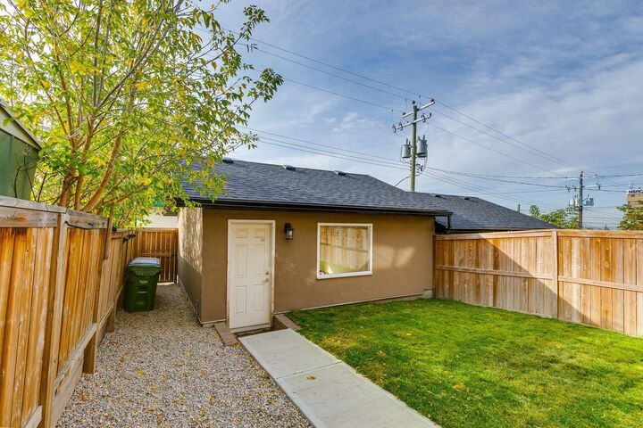 Photo de la propriété: 2817 16 Avenue SE AB T2A 0M7