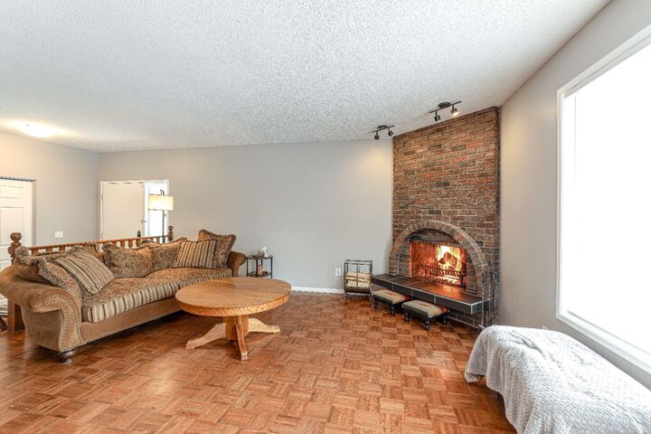 Property Photo:  824 Whitemont Drive NE  AB T1Y 3N1 