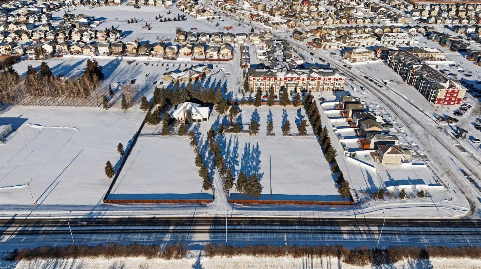 Photo de la propriété: 2650 55 Street AB T4P 0Y3