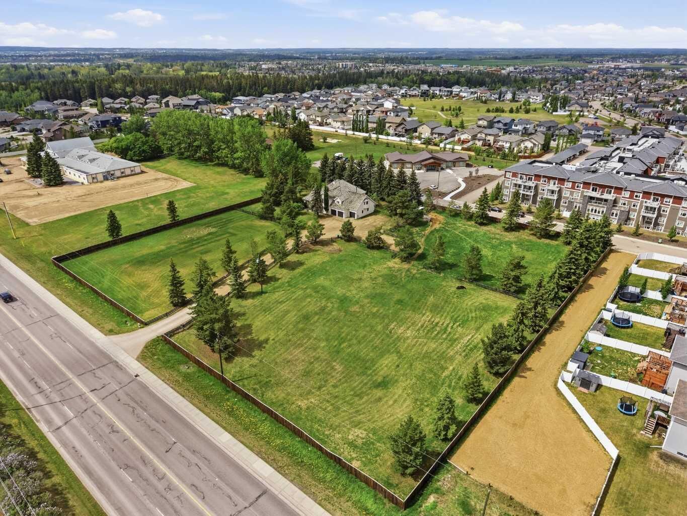 Photo de la propriété: 2650 55 Street AB T4P 0Y3