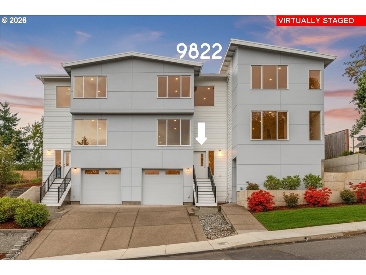 Property Photo:  9822 SW 34th Pl  OR 97219 