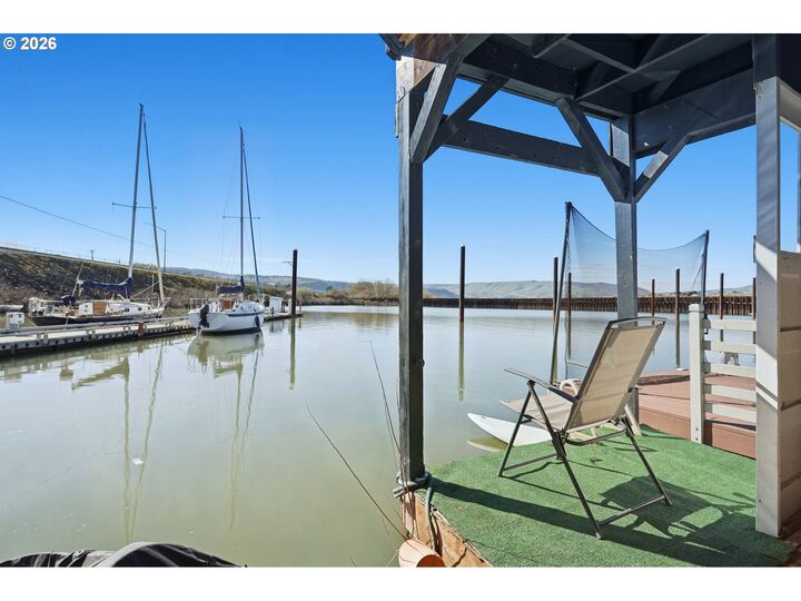 Property Photo:  101 N Boat Basin Rd C-3  OR 97058 
