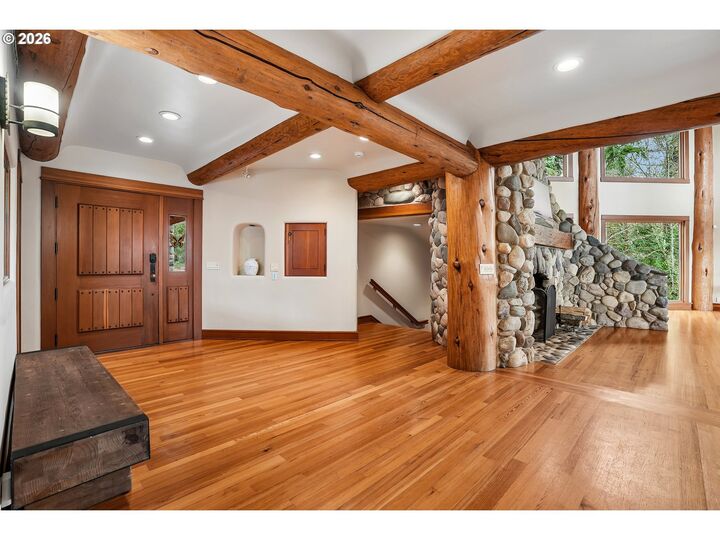 Property Photo: 465 NW Royal Blvd OR 97210