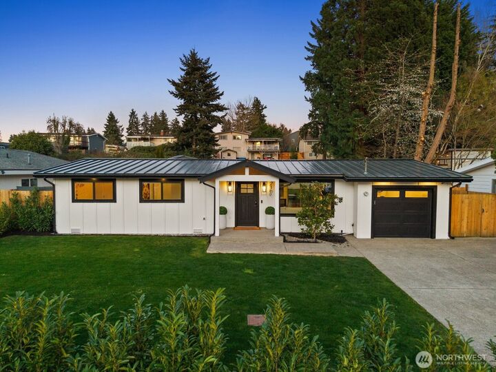 Property Photo:  2100  Dayton Avenue NE  WA 98056 