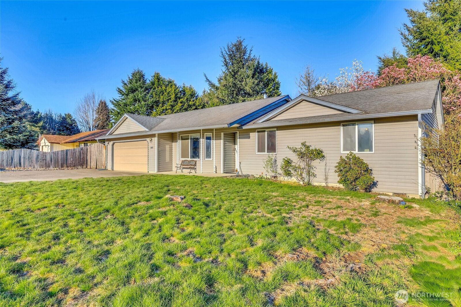 Property Photo:  505 N Hubbard Avenue  WA 98675 