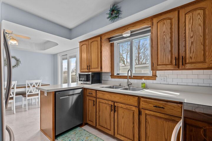 Property Photo:  980 W Cecil Street  WI 54956 