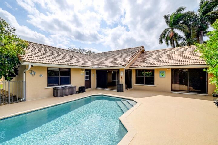 Property Photo:  9577 Majestic Way  FL 33437 