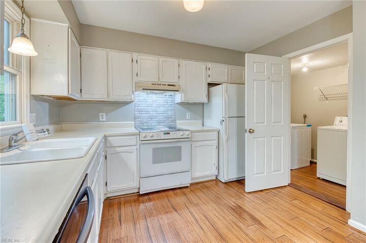 Property Photo: 2815 Oak Hill Dr VA 23185