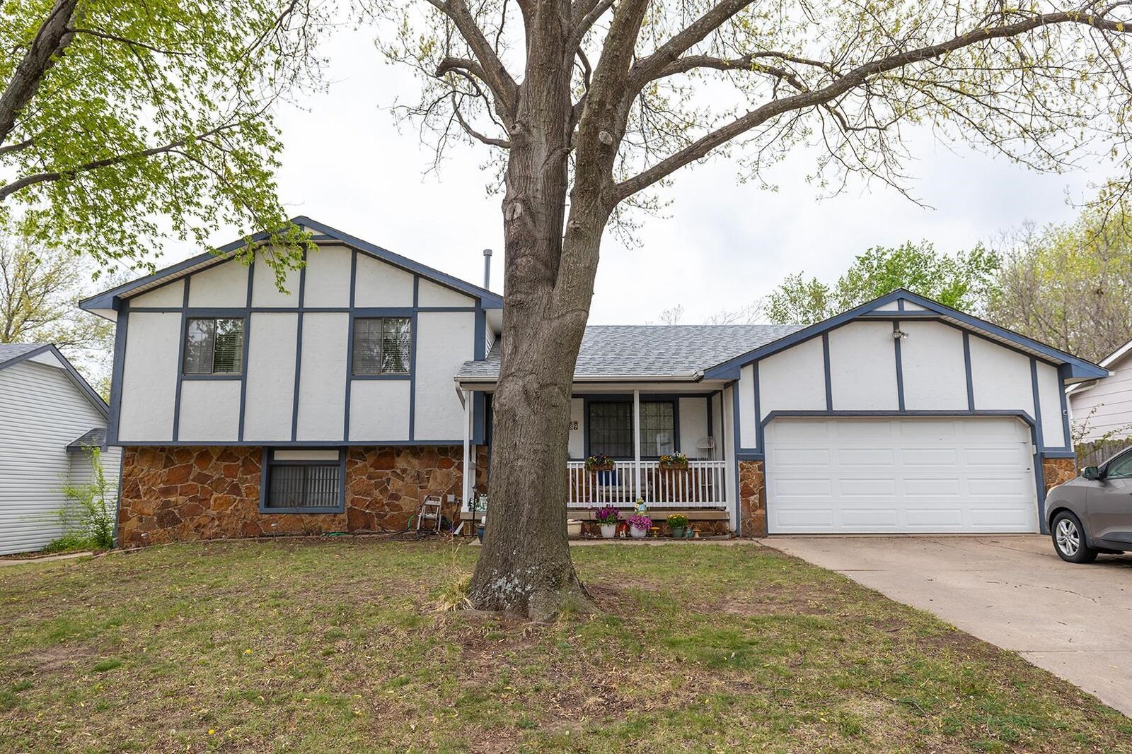 Property Photo: 1339 N Montana KS 67037
