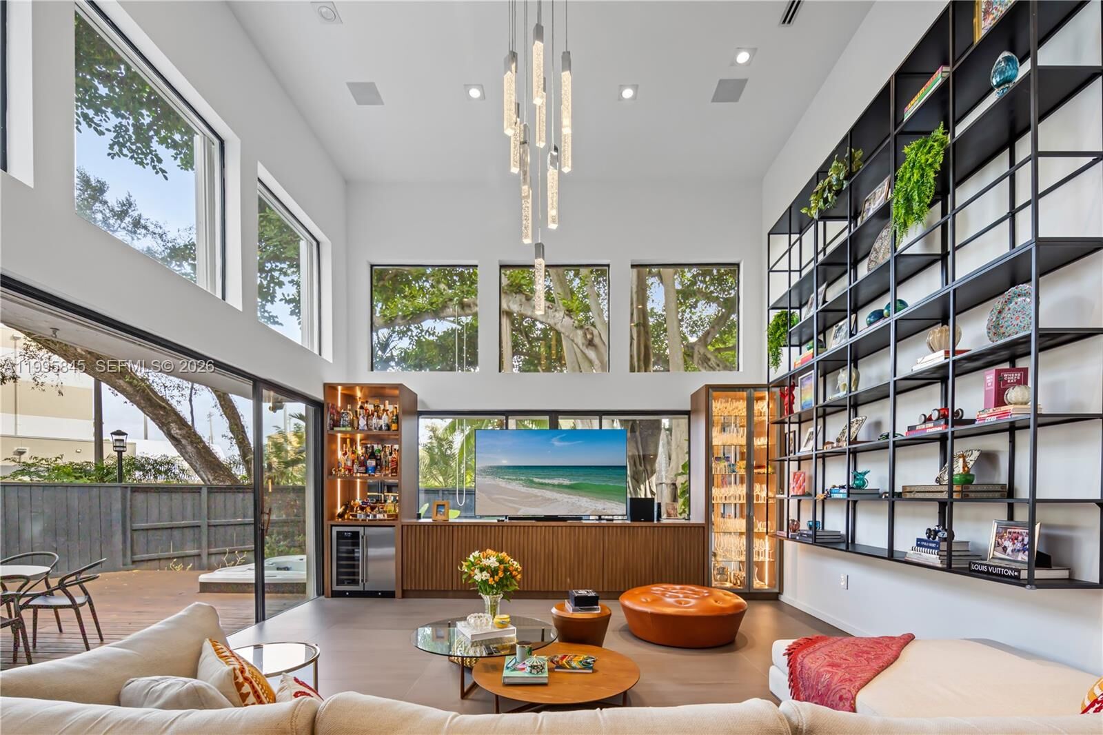 Property Photo: 4002 Kumquat Ave FL 33133