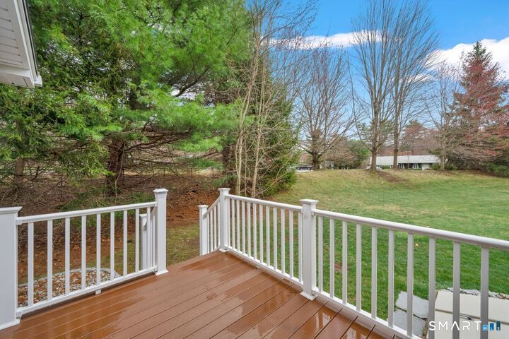 Property Photo:  18 Adenas Walk 18  CT 06033 