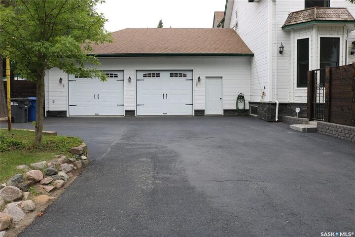 Property Photo:  1001 Mark Avenue  SK S0G 3N0 