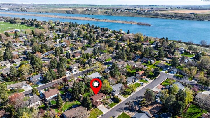 Property Photo:  120 Macarthur Street  WA 99354 