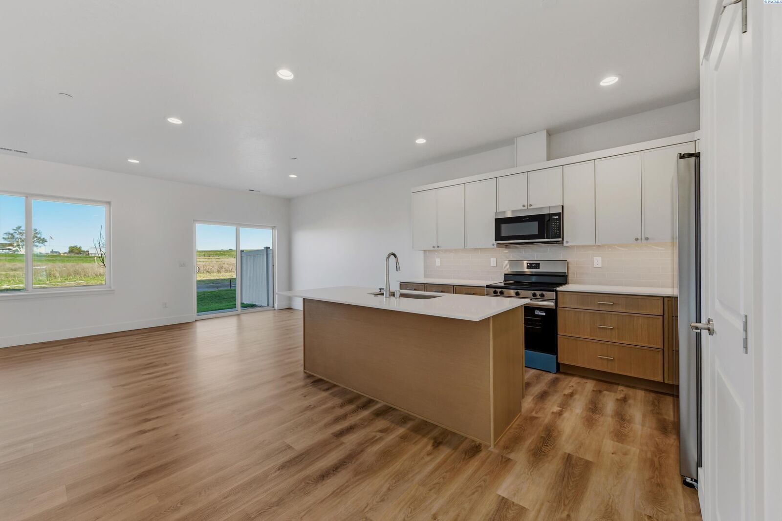 Property Photo:  4513 Road 114  WA 99301 