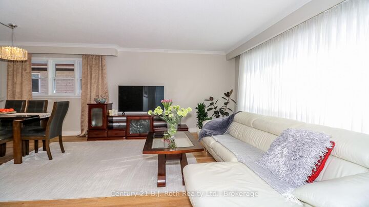Property Photo:  156 The Westway N/A  ON M9P 2C1 