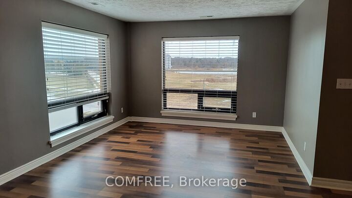 Property Photo: 1717 2nd Avenue E 401 ON N4K 6V4