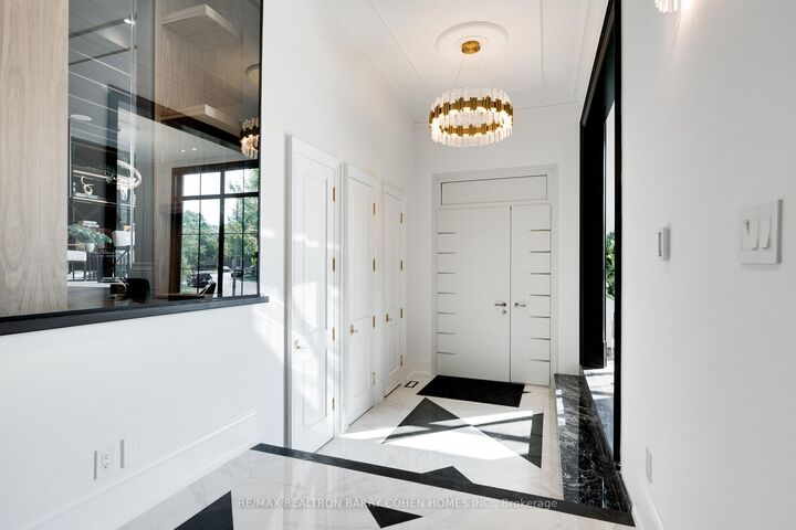 Property Photo: 67 Montressor Drive N ON M2P 1Z3