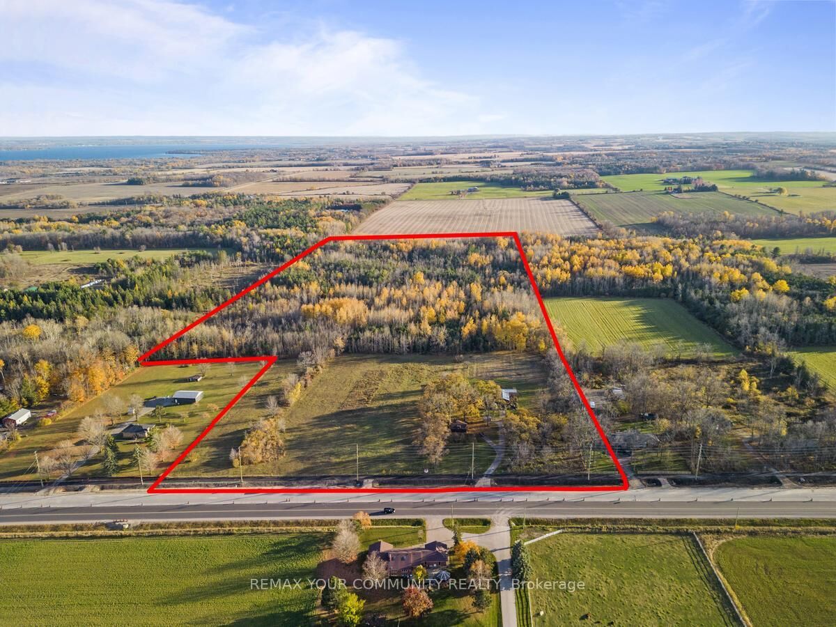 Property Photo: 1703 Innisfil Beach Road ON L9S 4B3