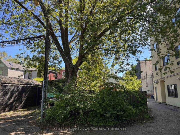 Property Photo:  12R Hastings Avenue  ON M4M 3C7 