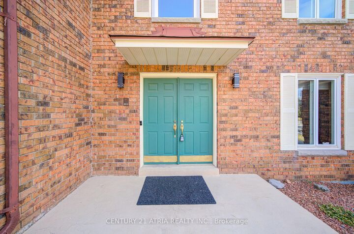 Photo de la propriété: 64 Craigleith Crescent ON L4E 2S4