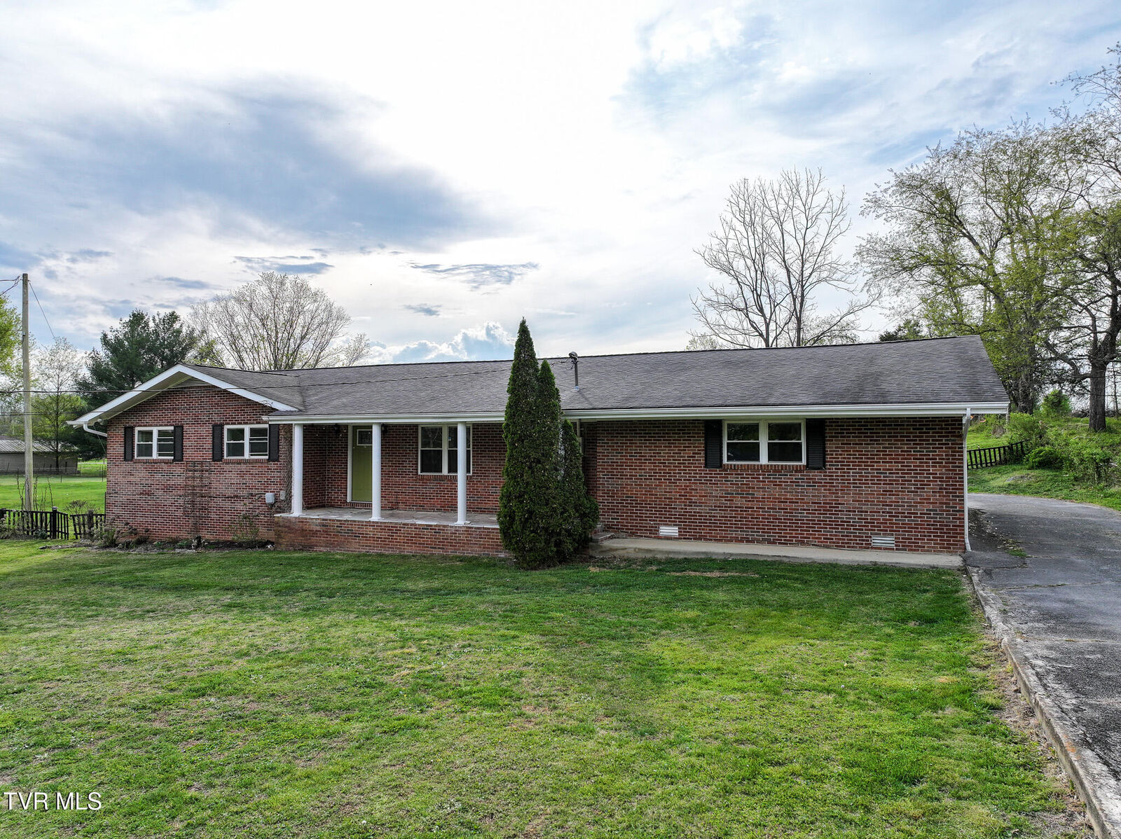 Property Photo:  460 Meadowbrook Road  TN 37616 