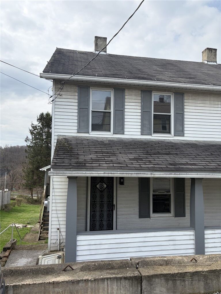 Property Photo:  1154 Eisenhower Dr  PA 15076 