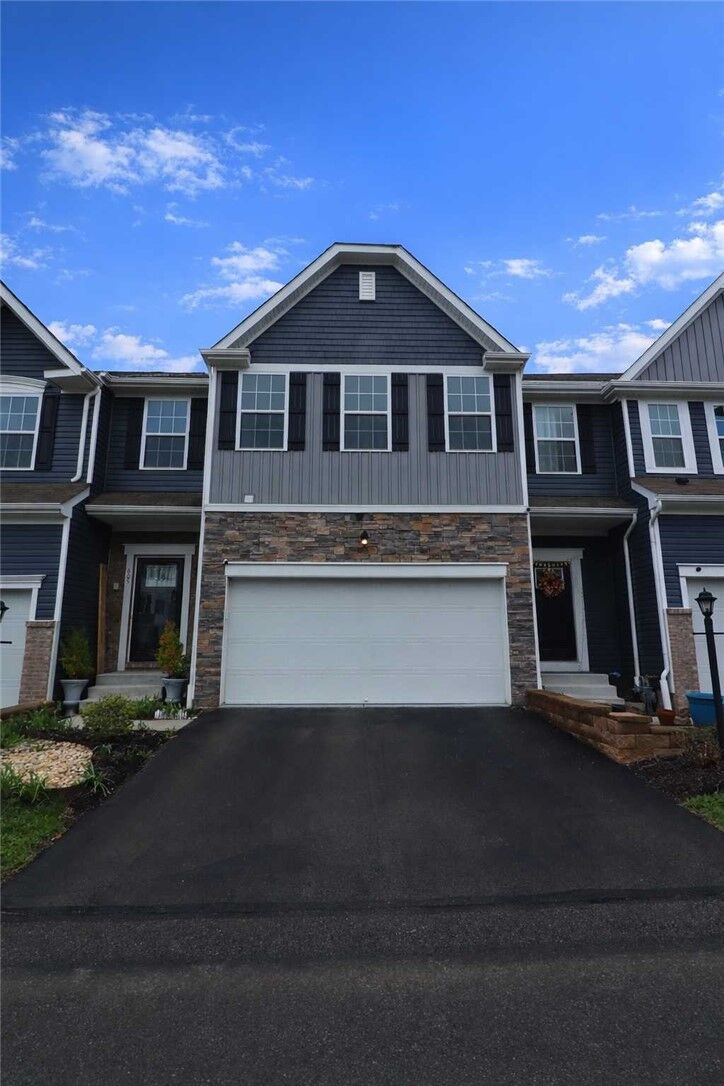 Property Photo: 605 Alessia Ct PA 15108
