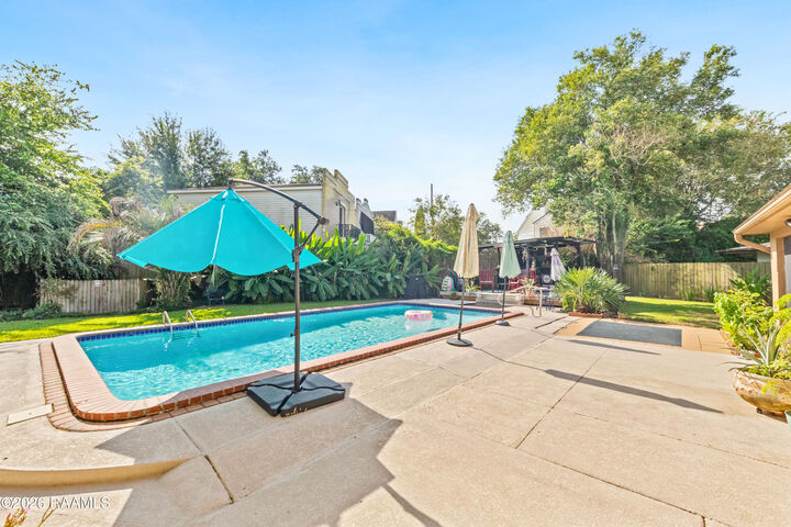 Property Photo:  102 Longwood Drive  LA 70508 