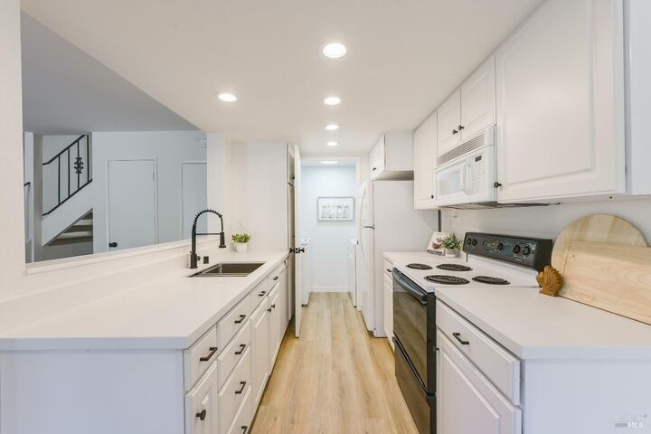 Property Photo:  46 Dockside Circle  CA 94903 