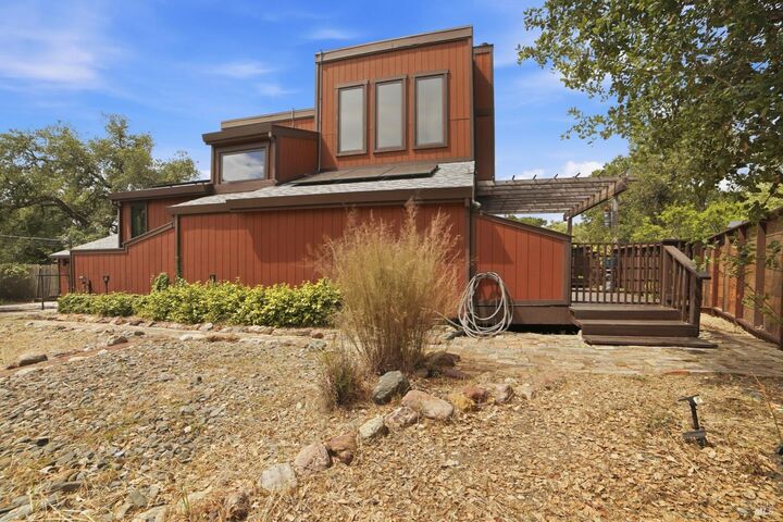 Property Photo:  26807 Oak Knoll Terrace  CA 95425 