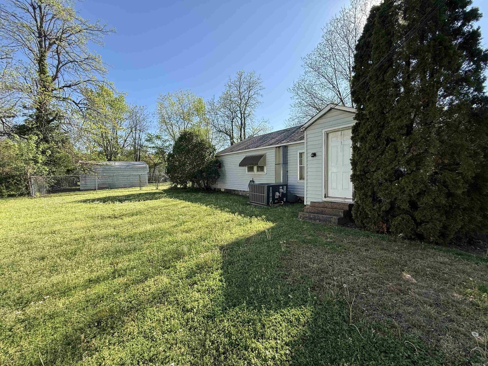 Property Photo:  813 Eaton St  AR 72422 