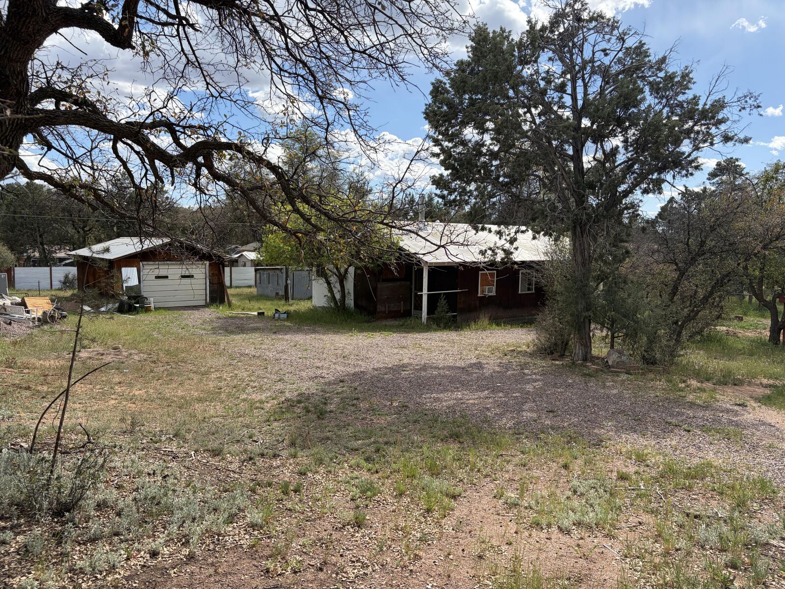 Property Photo:  503 E Juniper Street  AZ 85541 
