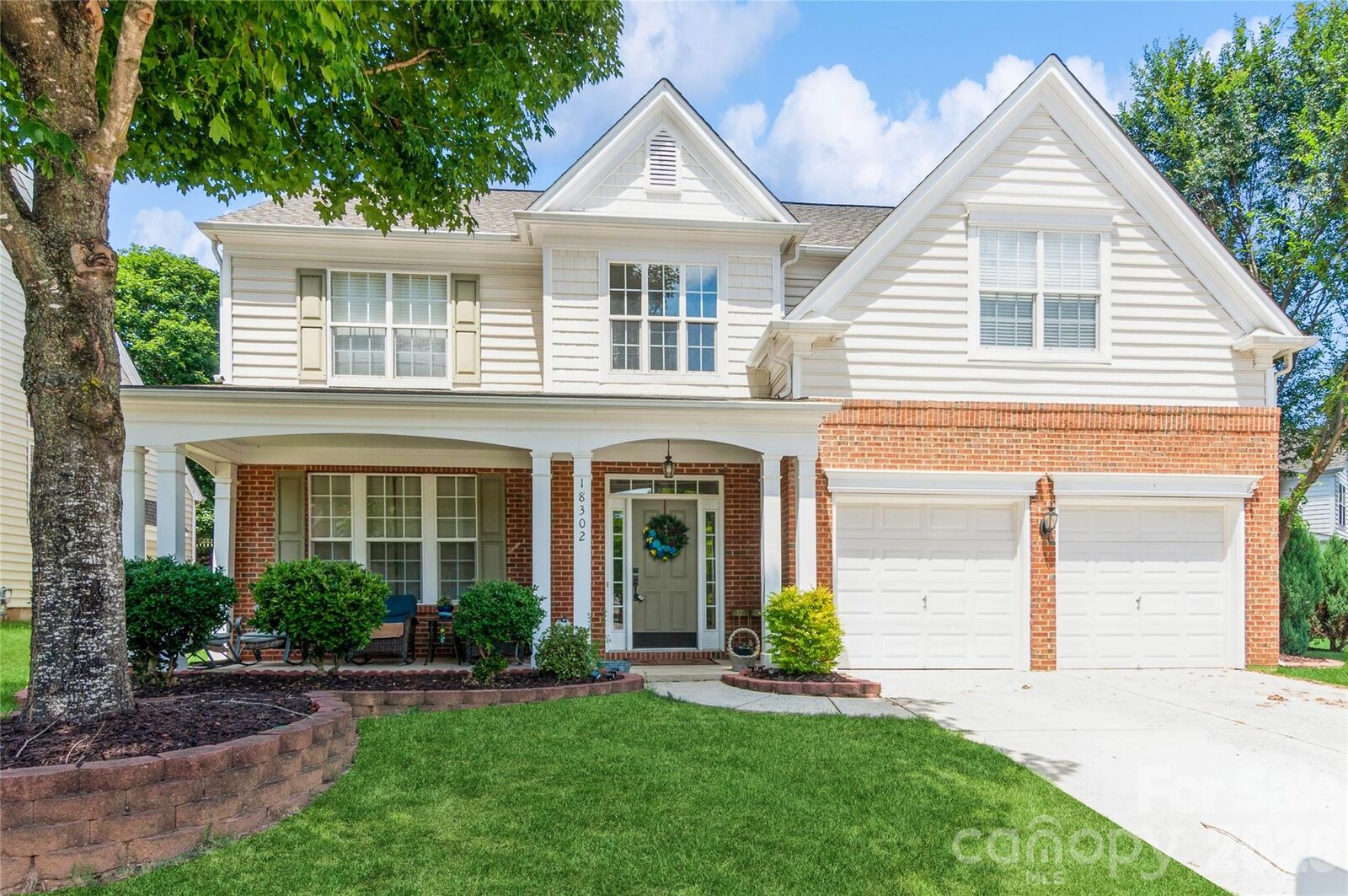 Property Photo:  18302 Victoria Bay Drive  NC 28031 