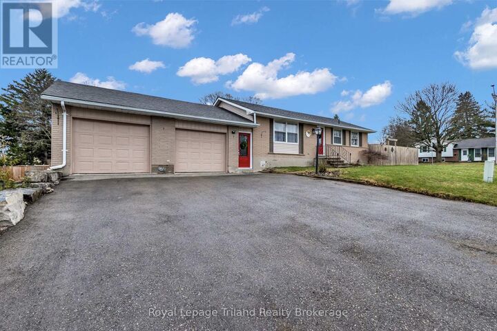 Property Photo:  107 Elmwood Crescent  ON N4S 2K4 