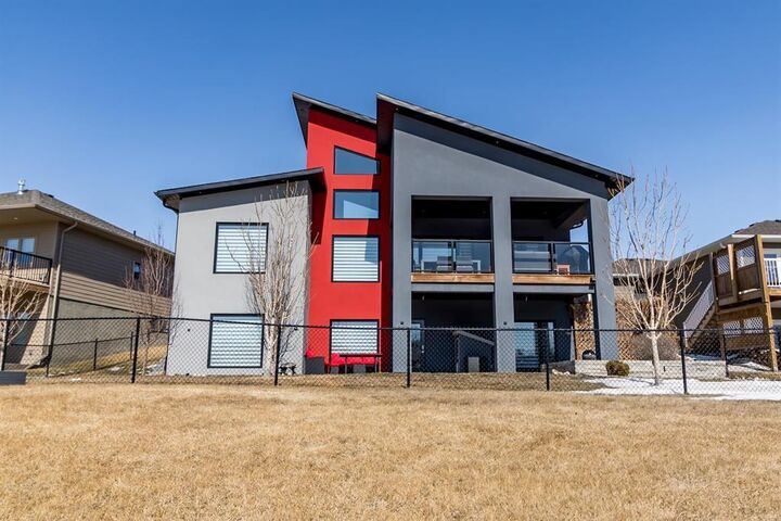 Property Photo:  2202 Bell Avenue  MB R7C 0C6 