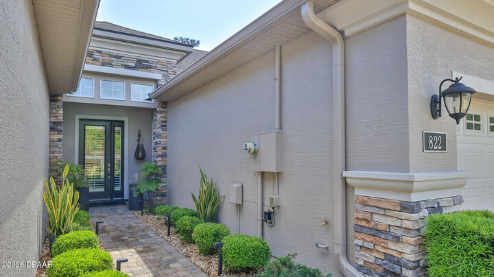 Property Photo:  822 Aldenham Lane  FL 32174 