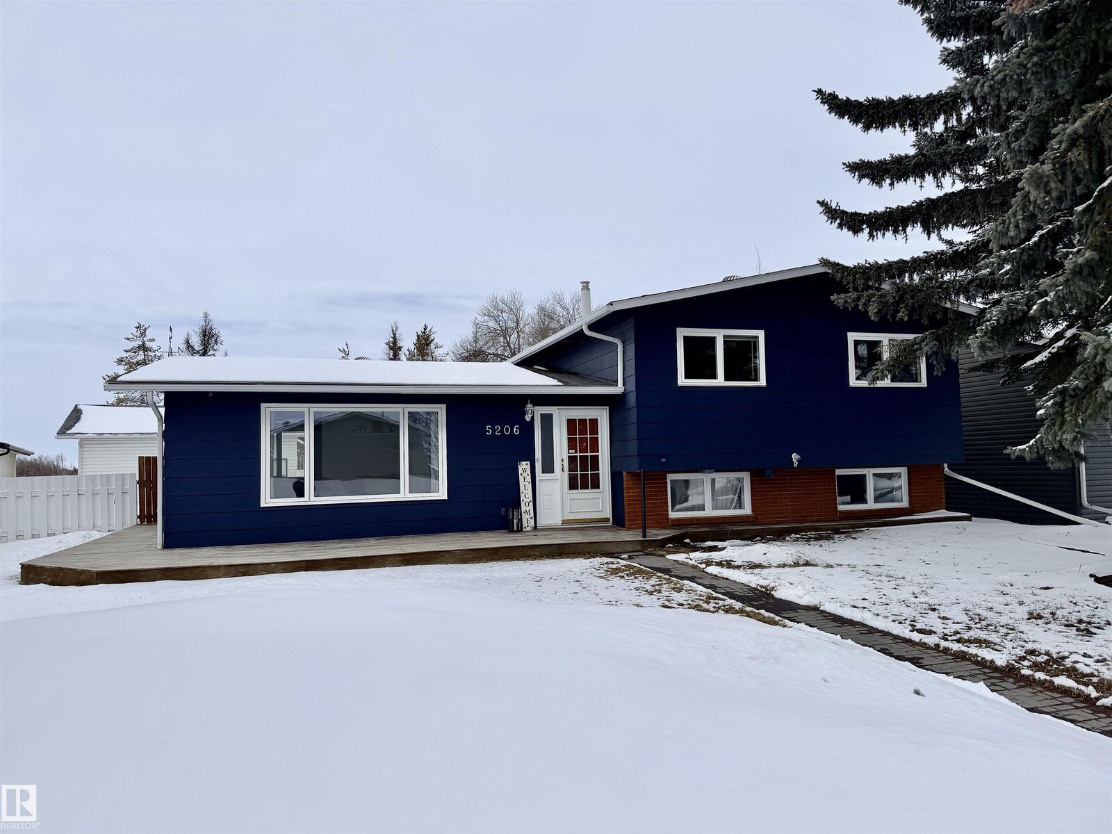 Photo de la propriété:  5206 56A Street  AB T0A 3A1 