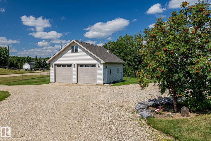 Property Photo:  1307 Twp Road 533 13  AB T7Y 0G2 