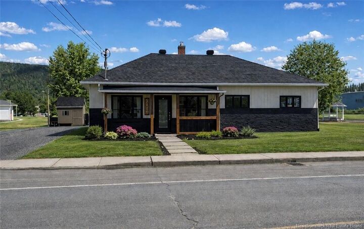 2116 Commerciale Street — photo 1