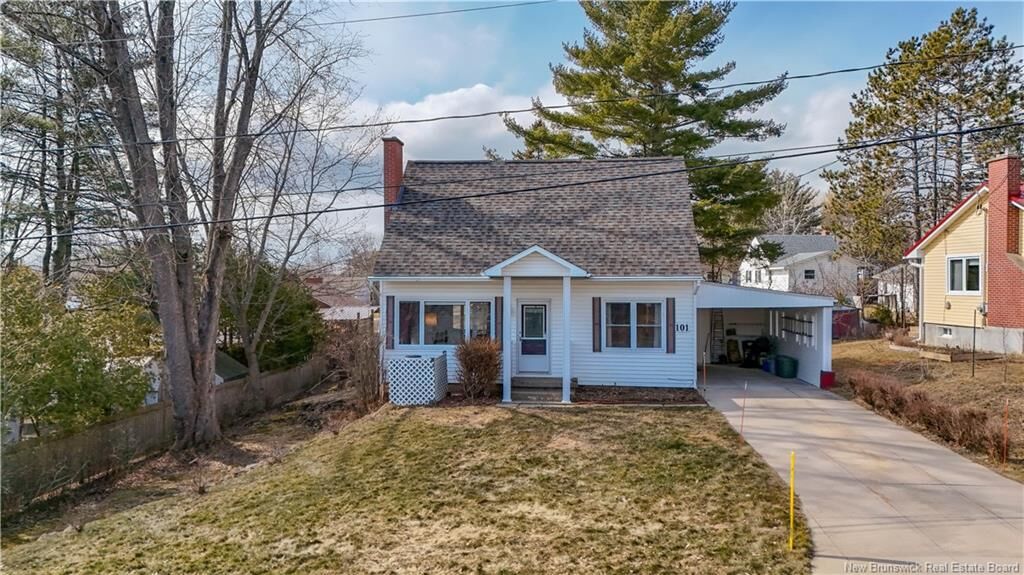 Property Photo:  101 Cedar Avenue  NB E3A 2C4 