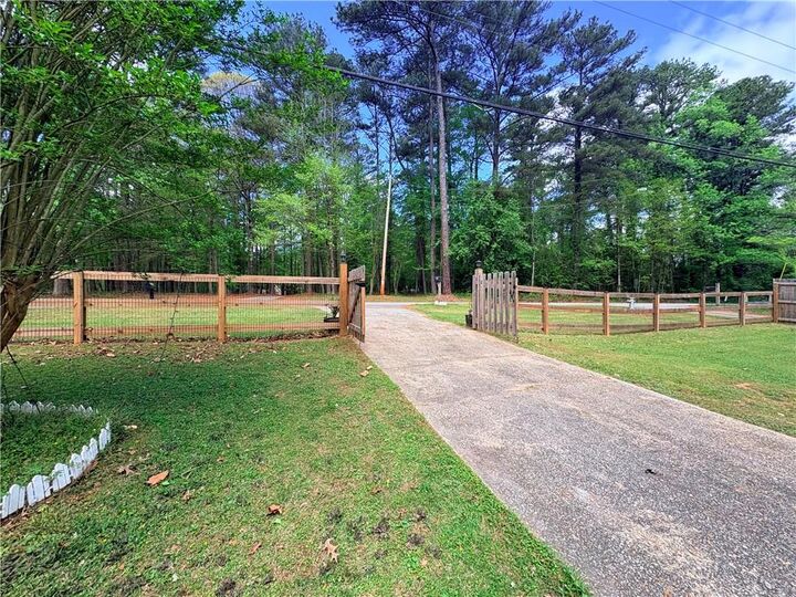Property Photo:  768 Swan Lake Road  GA 30281 