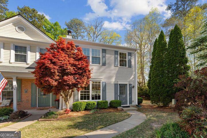 Property Photo:  1215 Whitestone Ridge  GA 30005 